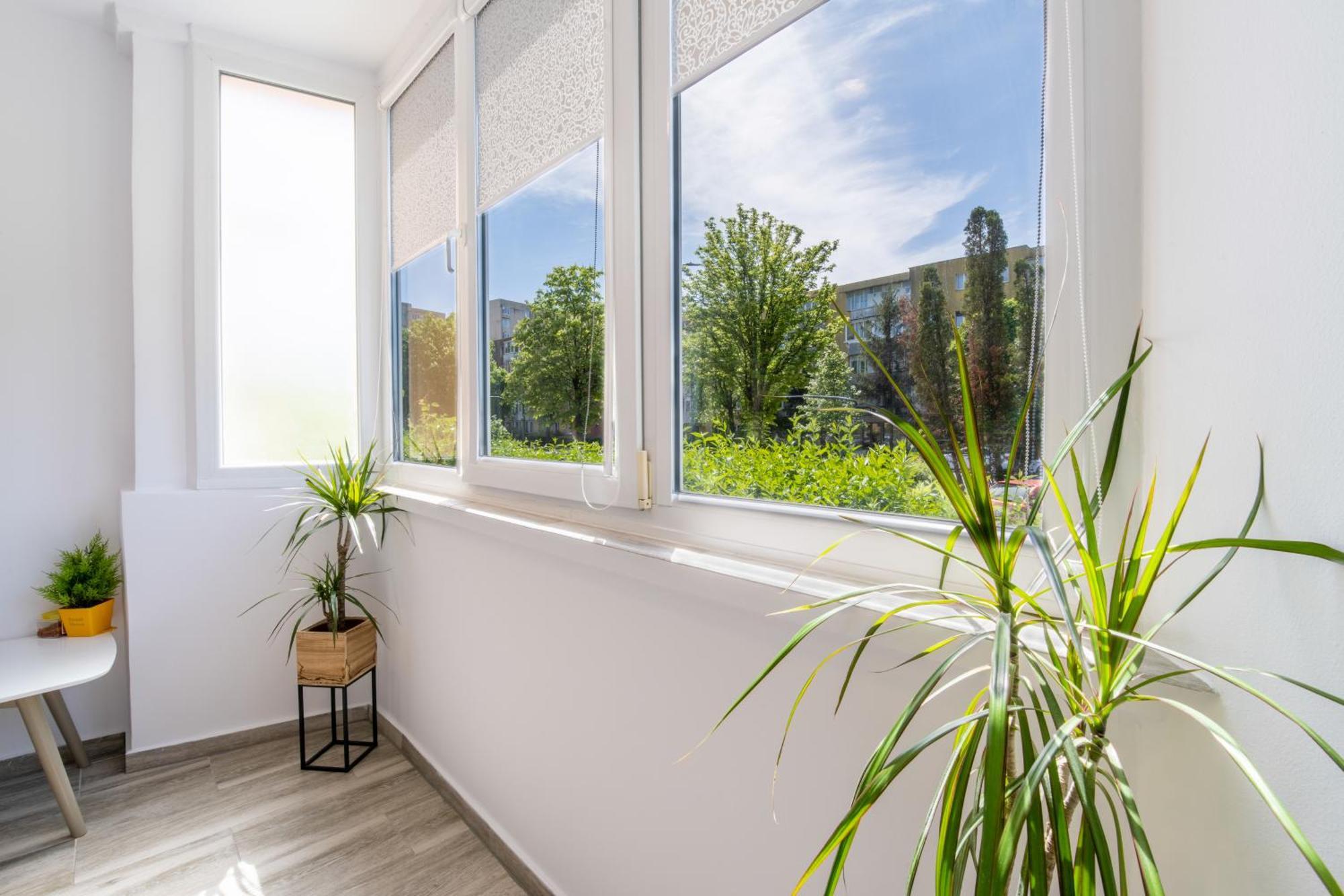 Springhome - Cozy Apartment With Balcony & Parking Брашов Екстериор снимка