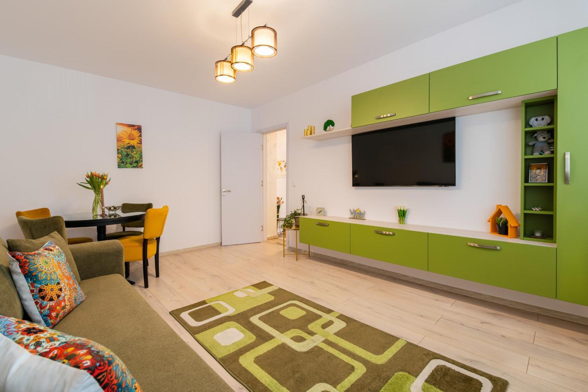 Springhome - Cozy Apartment With Balcony & Parking Брашов Екстериор снимка